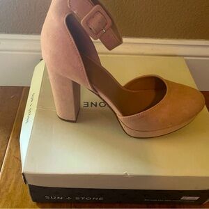 Sun + Stone Pumps in blush size 8.
